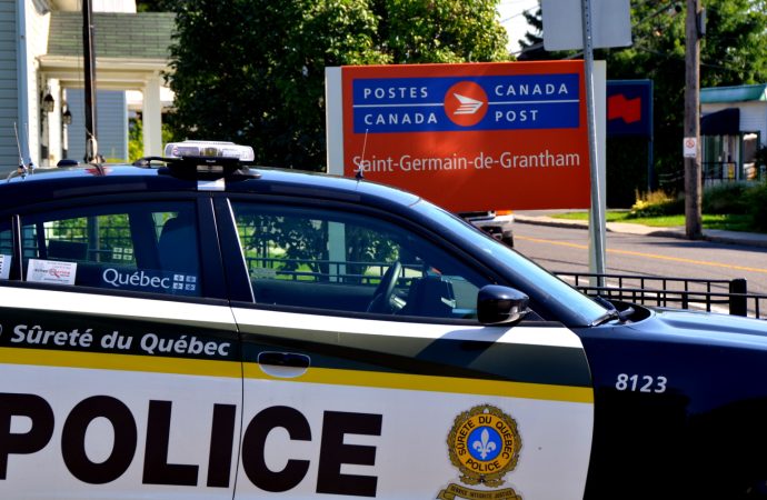 Vol de colis au bureau de Postes Canada de Saint-Germain-de-Grantham, la Sûreté du Québec enquête