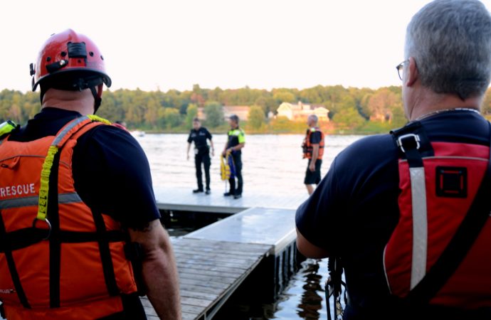 Sauvetage nautique pour deux personnes à la dérive sur la rivière Saint-François à Drummondville