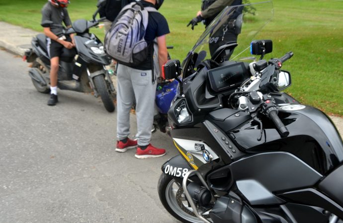 Infractions en scooter : des jeunes apprennent à la dure qu’ils doivent être responsables à Drummondville.