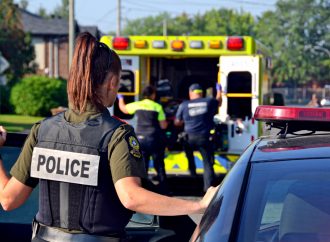 Septuagénaire happé lors d’un vol de véhicule : une jeune femme de 20 ans arrêtée par la SQ