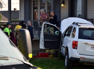 Une automobiliste a causé tout un émoi en percutant une résidence à Drummondville