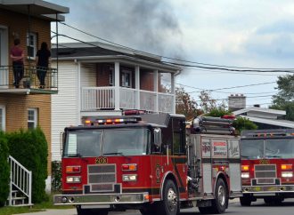 Un feu de résidence force l’intervention des pompiers sur la rue St-Alfred
