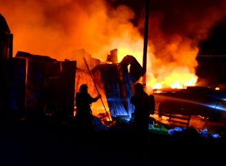 Incendie : un bâtiment agricole et un hangar détruits par un incendie sur la route Ployard à l’Avenir