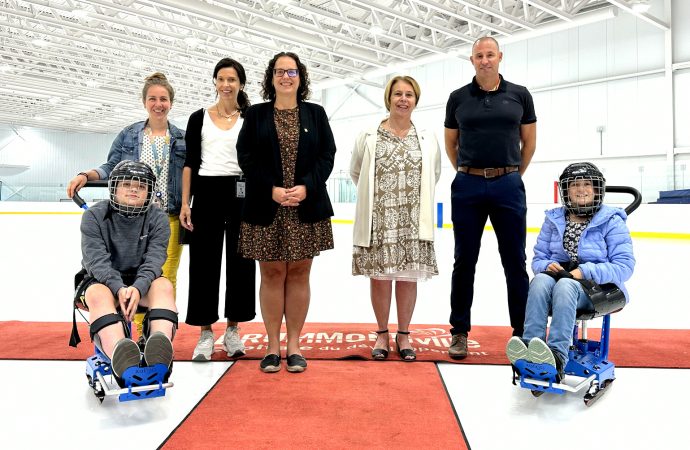 Luges adaptées au centre sportif Girardin : Un pas de plus pour l’accessibilité universelle grâce à la contribution financière du CIUSSS MCQ