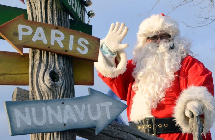 Défilé de Noël Desjardins : C’est le 9 décembre que petits et grands accueilleront le Père Noël à Saint-Léonard-d’Aston