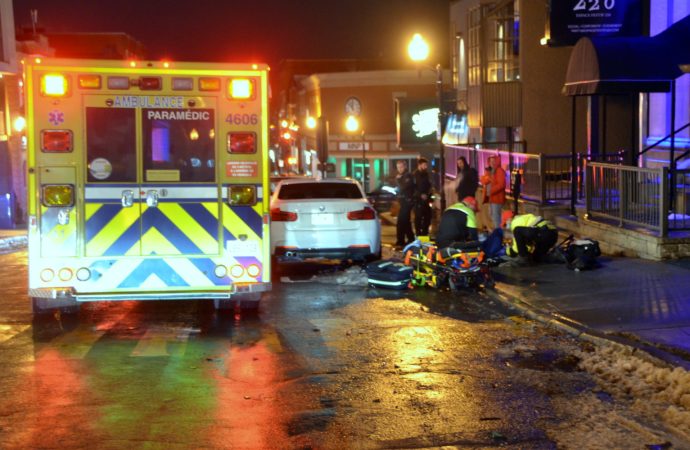 Piétonne heurtée au centre-ville de Drummondville : le conducteur arrêté pour conduite avec facultés affaiblies.