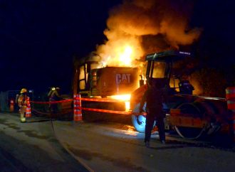 Véhicules de chantier et un camion incendiés : la SQ enquête sur une série d’incendies suspects à Drummondville