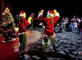 Le ‘Défilé Inversé de Noël’ du Cégep de Drummondville : un succès pour un défilé réinventé qui allie musique, danse et féérie de Noël !