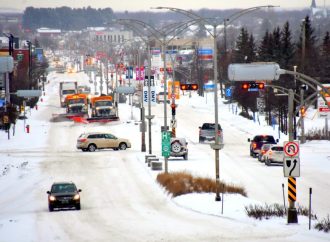 L’hiver se fait sentir à Drummondville : Neige, accidents et pannes de courant