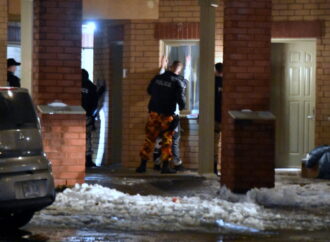 Deuxième intervention au Motel Drummond : la Sûreté du Québec procède à l’arrestation d’un suspect lié à un dossier de menace