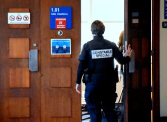 Sécurité dans les palais de justice : Entente avec l&rsquo;ENPQ, Québec annonce la formation de 144 constables spéciaux