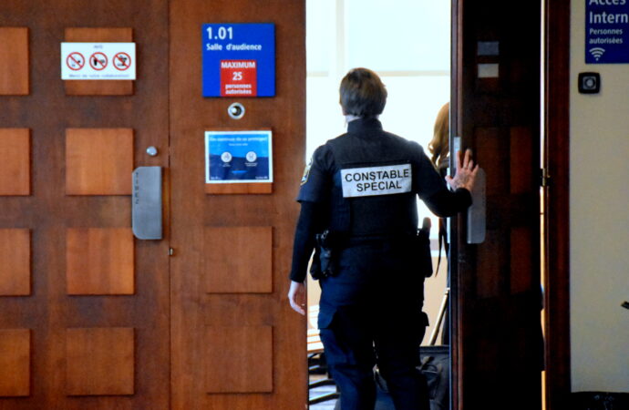 Sécurité dans les palais de justice : Entente avec l’ENPQ, Québec annonce la formation de 144 constables spéciaux