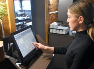 Québec augmente le salaire minimum de 0,50 $ qui atteindra 15,75 $ le 1er mai prochain