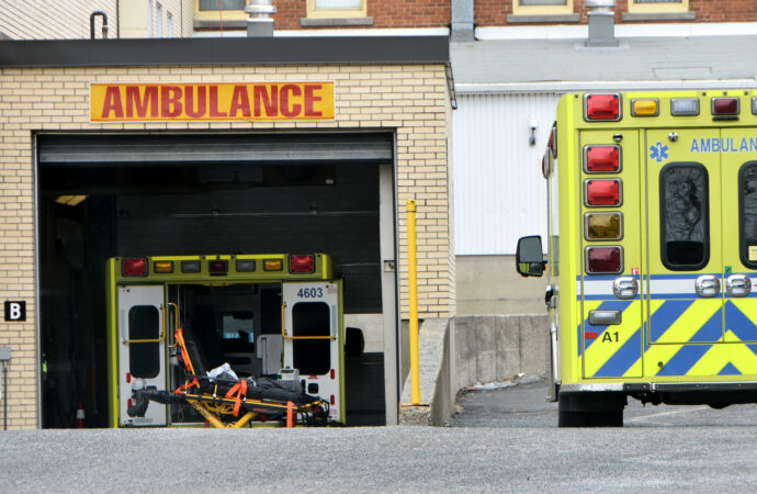 Le ministre André Lamontagne annonce 905 000 $ pour bonifier la couverture ambulancière au Centre-du-Québec