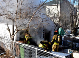 Un garage et un véhicule endommagés lors d’un incendie à Drummondville