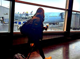 Billets d’avion à des prix trop beaux pour être vrais : l’Office de la protection du consommateur lance un avertissement
