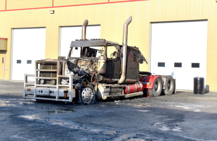Un camion lourd a été la proie des flammes à Drummondville