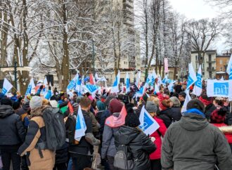 Manifestation de la FIQ à Québec : il faut que les négociations bougent clame la présidente de la FIQ.