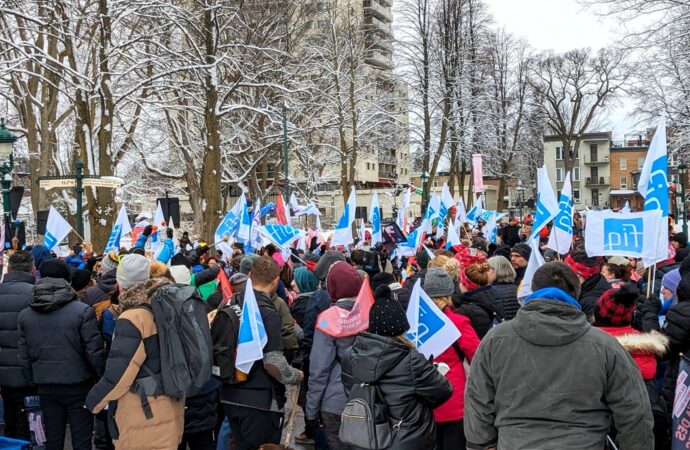 Manifestation de la FIQ à Québec : il faut que les négociations bougent clame la présidente de la FIQ.