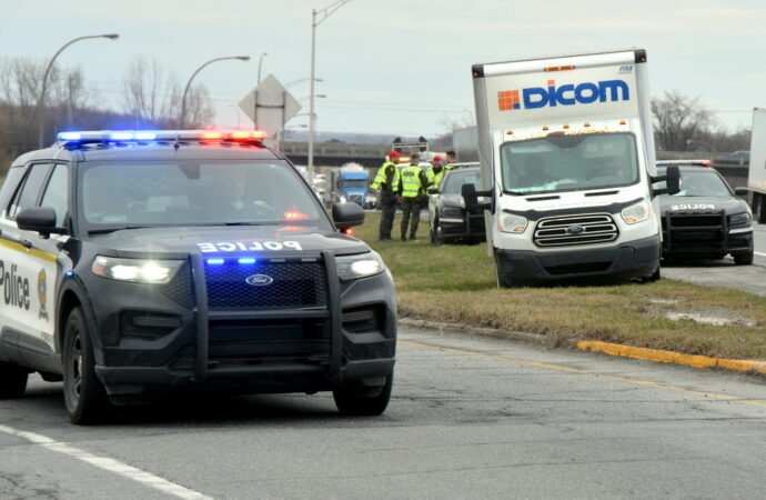 Poursuite policière sur l’autoroute 20 au volant d’un camion volé