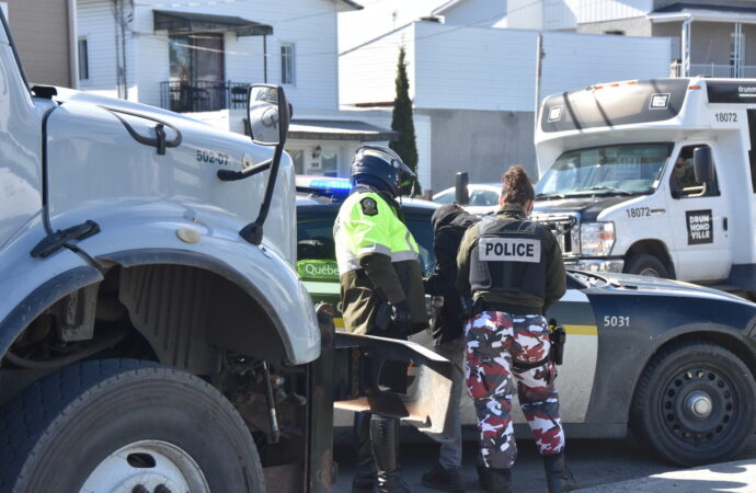 Vol à Drummondville: deux suspects pris sur le fait et arrêtés par les policiers de la Sûreté du Québec