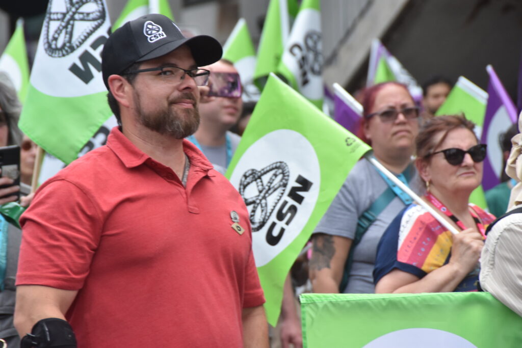 La CSN manifeste au centre-ville de Drummondville @ Crédit photo Eric Beaupré Vingt55 (18)