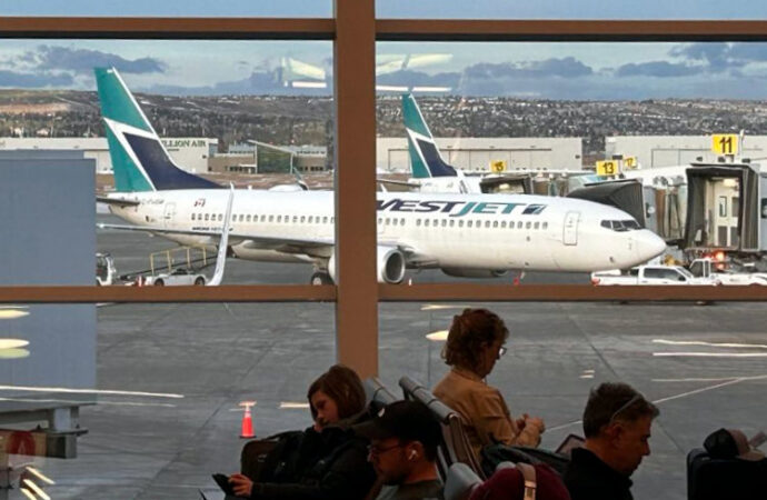 Vacances et voyages : WestJet contrainte d’annuler 407 vols en raison de la grève de l’AMFA