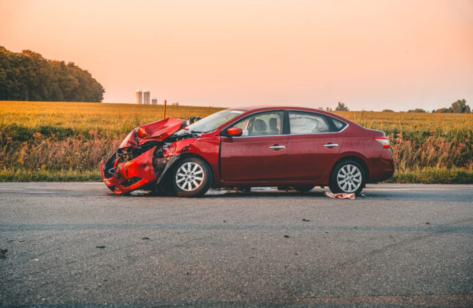 Un conducteur blessé dans un accident impliquant deux véhicules