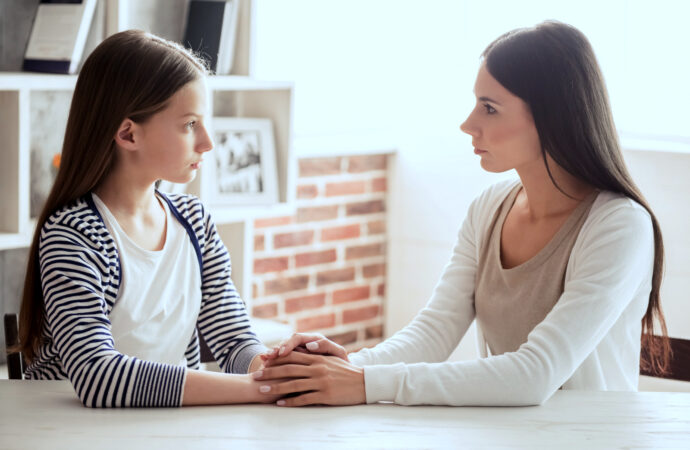 Votre enfant a vécu une agression sexuelle sera-t-il à l’aise de se confier à vous? … Oser en parler, la chronique du CALACS La Passerelle