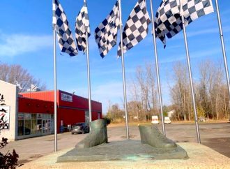 Vol de la statue de Gilles Villeneuve : Laurent L. Proulx annonce une récompense de 12 000$ pour retrouver la statue emblématique