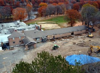 Démolition du chalet du Club de golf de Drummondville : Une étape majeure vers un parcours d’exception
