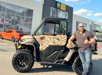 Performance NC et Hugo Girard s’associent pour une aventure de chasse hors du commun avec un Defender Limited Cab de can-am.