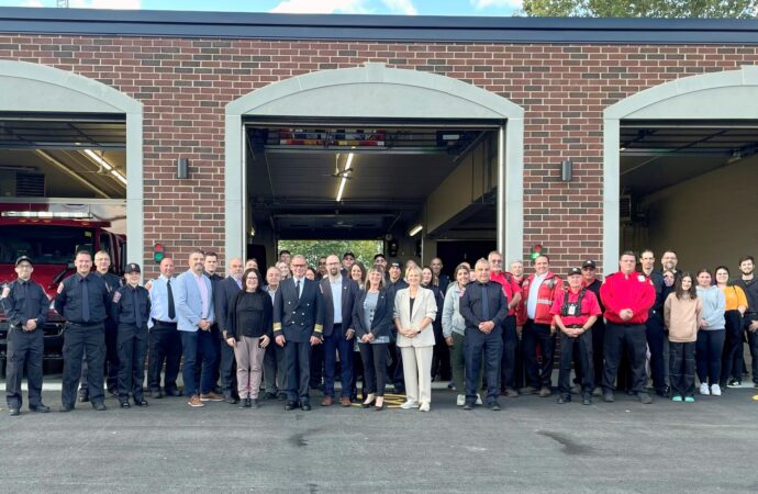 La caserne de pompiers de Saint-Cyrille-de-Wendover dévoile son nouveau visage !