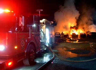 Incendie criminel : une dizaine de véhicules incendiés chez un remorqueur à Drummondville