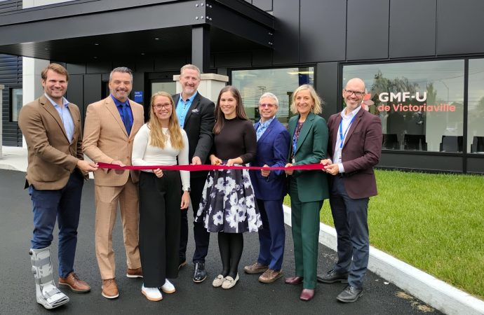 Amélioration de l’accès aux soins : Le député Sébastien Schneeberger et le ministre de la Santé inaugurent le nouveau GMF-U de Victoriaville