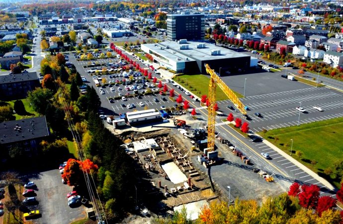 L’habitation abordable en action avec Unitaînés : Coup d’envoi du chantier dans le stationnement du Centrexpo Cogeco