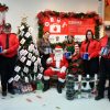 Campagne de jouets 2024 : L’atelier du Père Noël ouvre ses portes aux Promenades Drummondville avec les pompiers du service incendie de Drummondville.