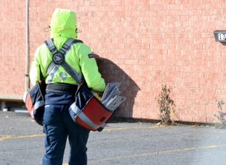 Livraisons de colis et de lettres : des efforts intensifiés pour livrer avant Noël, confirme Postes Canada