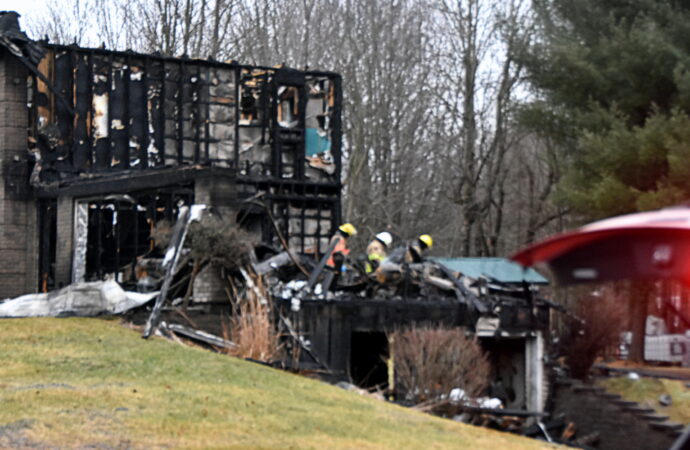 Des cendres à l’origine d’un incendie qui détruit une résidence familiale à quelques jours de Noël