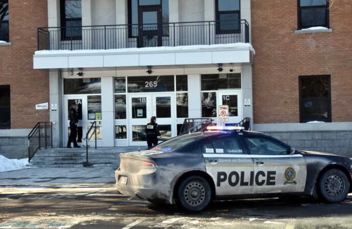 Agression armée à l’école Marie-Rivier : des ressources déployées pour soutenir les élèves, assure le CSS des Chênes