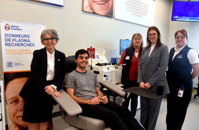 Héma-Québec inaugure son centre de dons de plasma à Drummondville