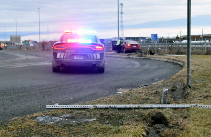 Vol de véhicule et poursuite policière : un individu bien connu des autorités arrêté par la Sûreté du Québec à Drummondville