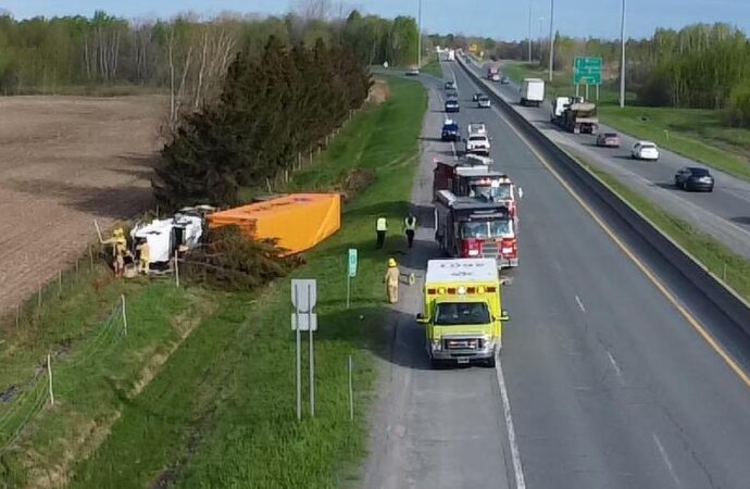 Camionneurs ontariens insuffisamment formés : Québec resserre les règles entourant la conduite des camions lourds
