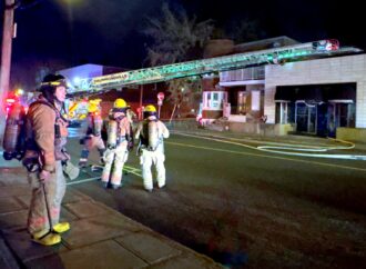 Une trentaine de pompiers interviennent pour un incendie dans une parfumerie du centre-ville