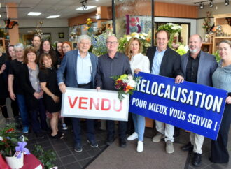 Fleuriste Bergeron : Camil St-Onge et Gilles Soucy offrent un bouquet de bonnes nouvelles à Drummondville