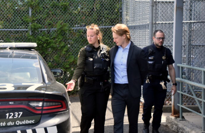 Accusé du viol collectif d’une adolescente, commis avec deux autres adolescents, Noah Corson se voit imposer une peine de prison ferme.