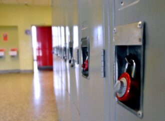 Coupes en éducation : la FTQ, des membres du milieu scolaire et des citoyens manifesteront aujourd’hui devant le bureau du premier ministre