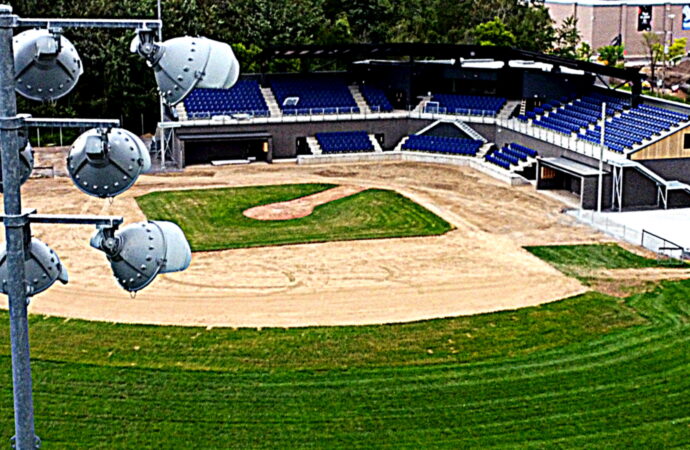 Baseball : le Brock lance sa nouvelle saison le 4 juillet, alors que le nouveau stade Jacques-Desautels sera sous les feux des projecteurs