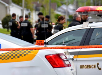Homme barricadé : un suspect arrêté après 5 heures de siège pour menaces de mort comparait à Drummondville