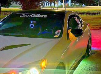 Accident mortel à Sanair : des foulards et tissus jaunes en signe de solidarité pour le Drummondvillois décédé
